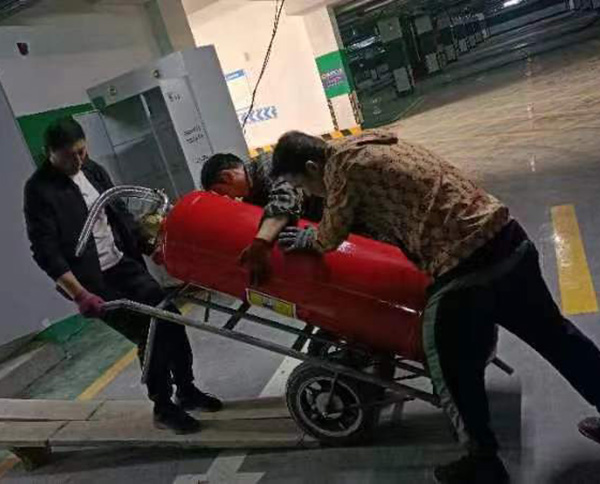 ���̰���