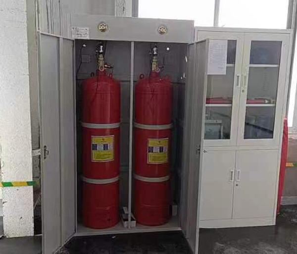 ���̰���